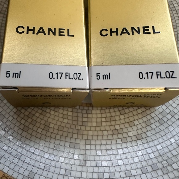 Chanel SUBLIMAGE LE CREME LUMIERE BRIGHTENING X 2 tubes each of 5 ml - Picture 5 of 7